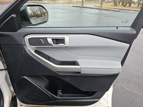 Used 2022 Ford Explorer XLT w/ Equipment Group 202A image 15