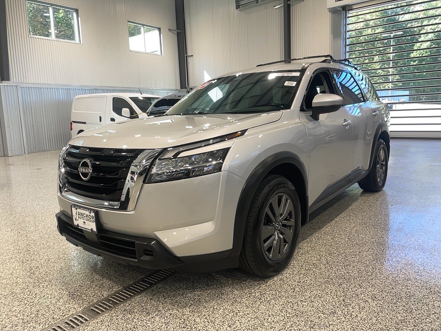 Used 2022 Nissan Pathfinder SV AWD/4WD image 2