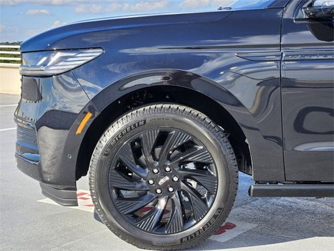 New 2025 Lincoln Navigator L Reserve w/ Jet Appearance Package image 9