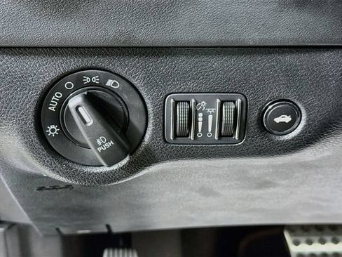 Used 2023 Dodge Charger R/T w/ Plus Group RWD image 10