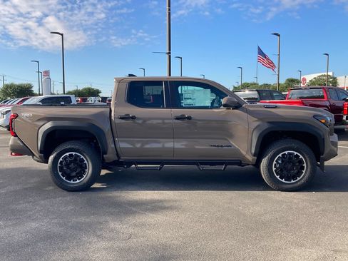 New 2026 Toyota Tacoma TRD Off-Road AWD/4WD image 3