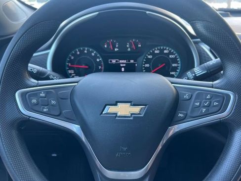 Used 2022 Chevrolet Malibu LT image 29