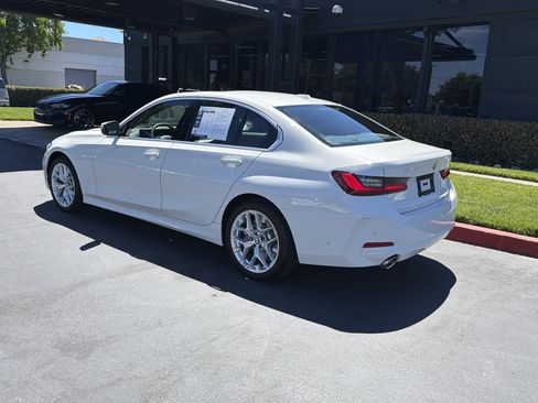Used 2025 BMW 330i Sedan w/ Premium Package RWD image 20