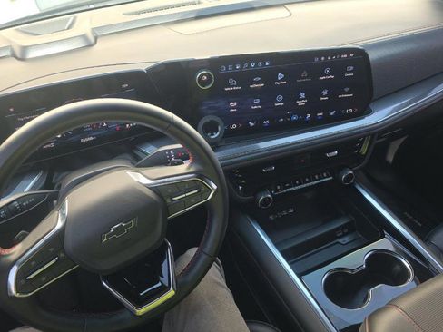 Used 2025 Chevrolet Suburban RST AWD/4WD image 10