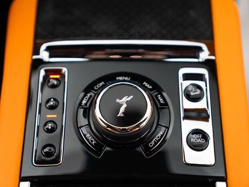 Certified 2024 Rolls-Royce Cullinan Black Badge w/ Driver's Package image 55