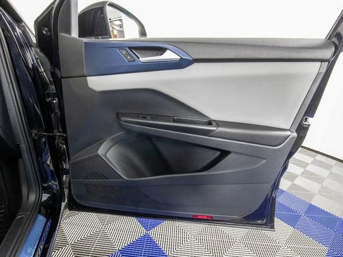 Used 2023 Volkswagen Taos SE image 14