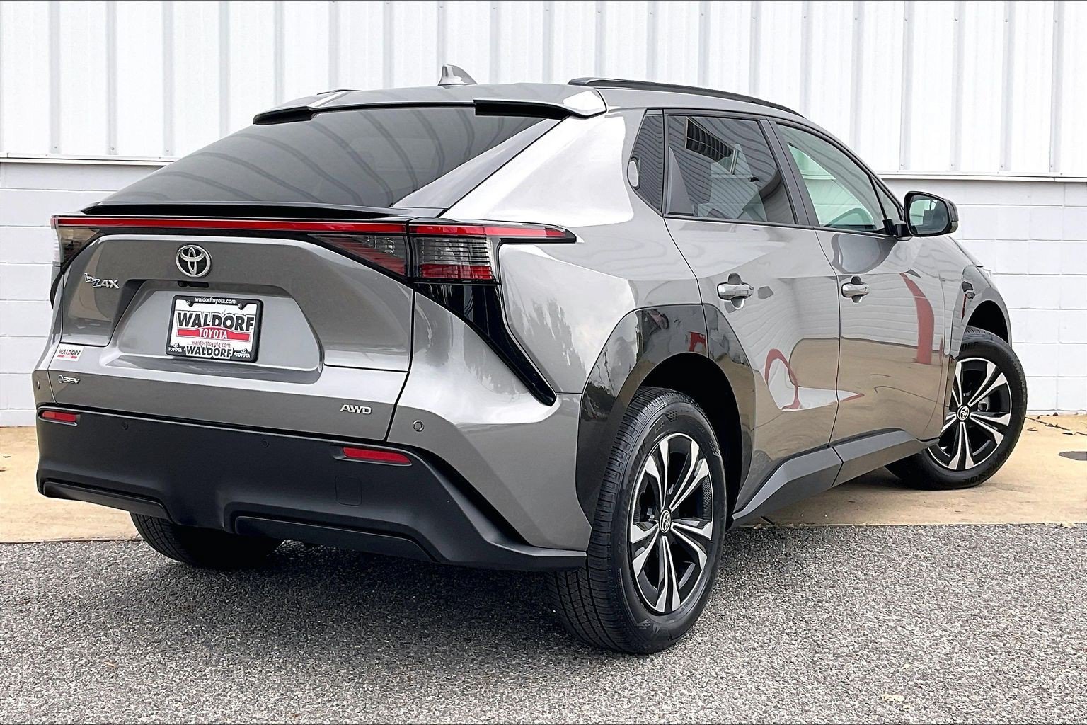 Used 2025 Toyota bZ4X AWD w/ Weather Package image 17