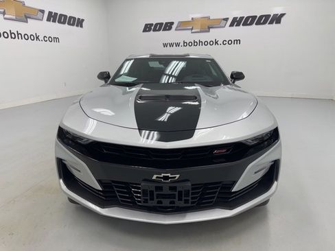 Used 2019 Chevrolet Camaro SS image 2