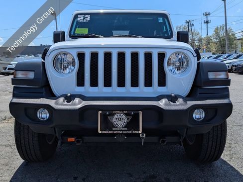 Used 2023 Jeep Wrangler Sport AWD/4WD image 5