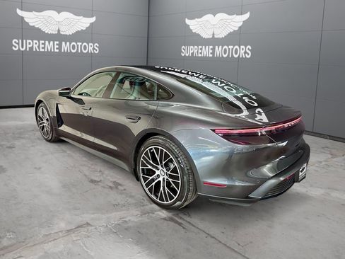 Used 2021 Porsche Taycan image 7