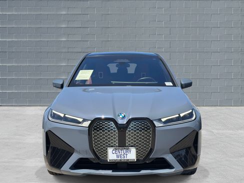 Used 2024 BMW iX xDrive50 w/ Sport Package AWD/4WD image 2