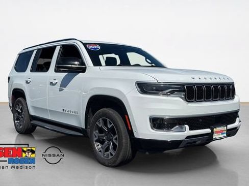 Used 2023 Jeep Wagoneer Series III w/ Preferred Equipment Group AWD/4WD image 1
