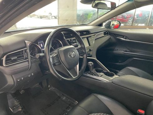 Used 2020 Toyota Camry SE image 16
