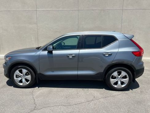 Used 2019 Volvo XC40 T5 Momentum AWD/4WD image 5