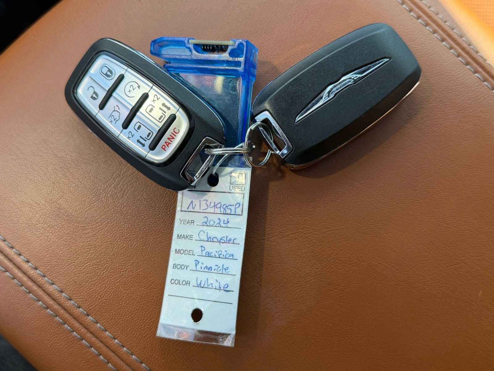 Used 2024 Chrysler Pacifica Pinnacle AWD/4WD image 37