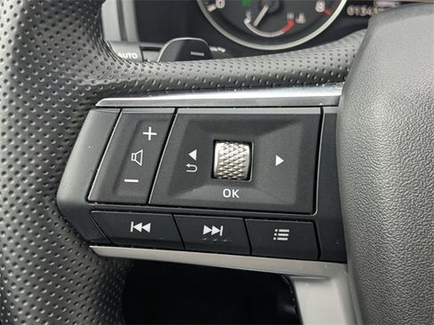 Used 2025 Mitsubishi Outlander SE image 27