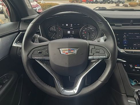Used 2022 Cadillac XT6 Sport w/ Technology Package image 14
