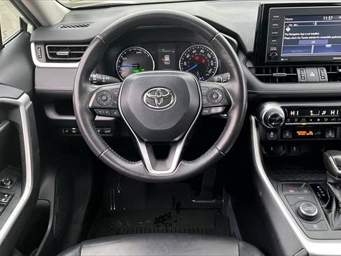 Used 2021 Toyota RAV4 XLE Premium image 5