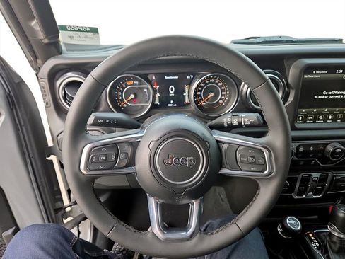 Used 2023 Jeep Wrangler Altitude image 14