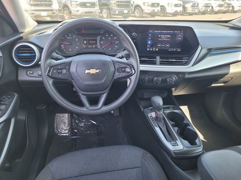 Used 2024 Chevrolet Trax LS w/ Driver Confidence Package FWD image 18