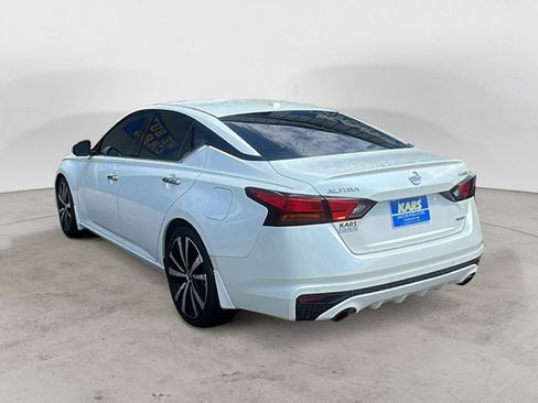 Used 2020 Nissan Altima 2.0 Platinum FWD image 4