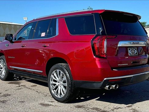Used 2022 GMC Yukon Denali w/ Denali Premium Package AWD/4WD image 5