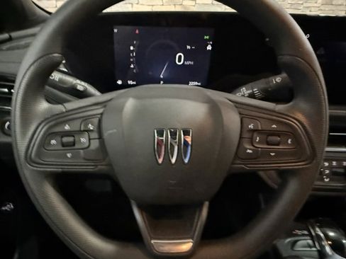 Used 2025 Buick Envista Preferred w/ Convenience II Package image 17