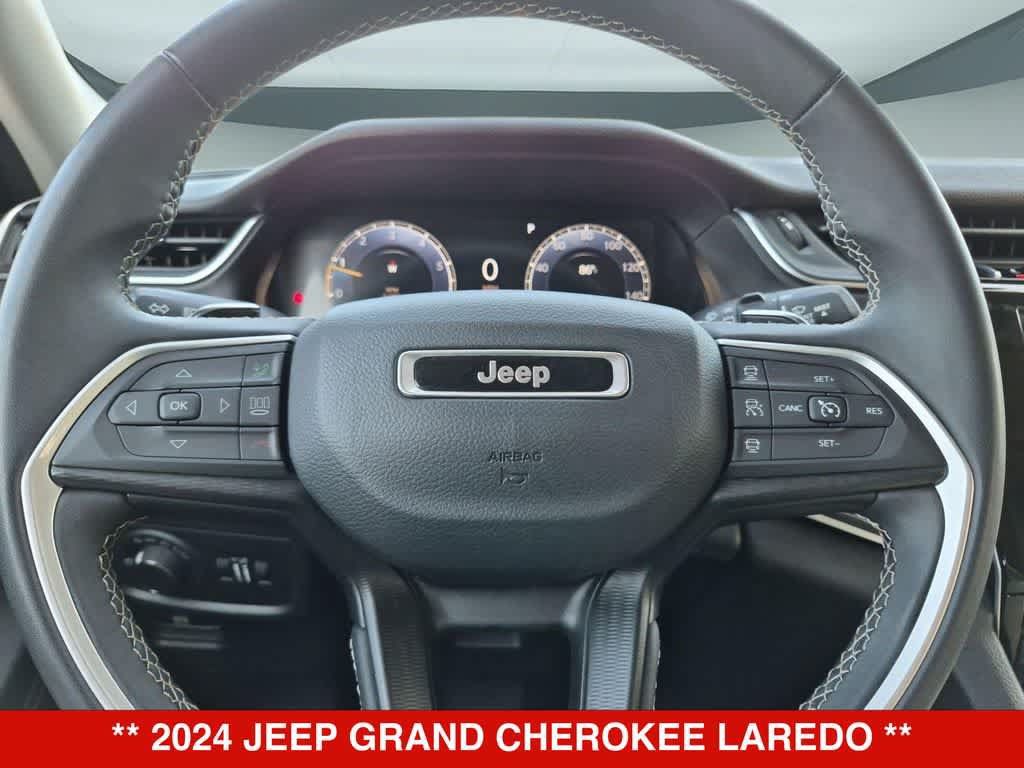 Used 2024 Jeep Grand Cherokee Laredo RWD image 21
