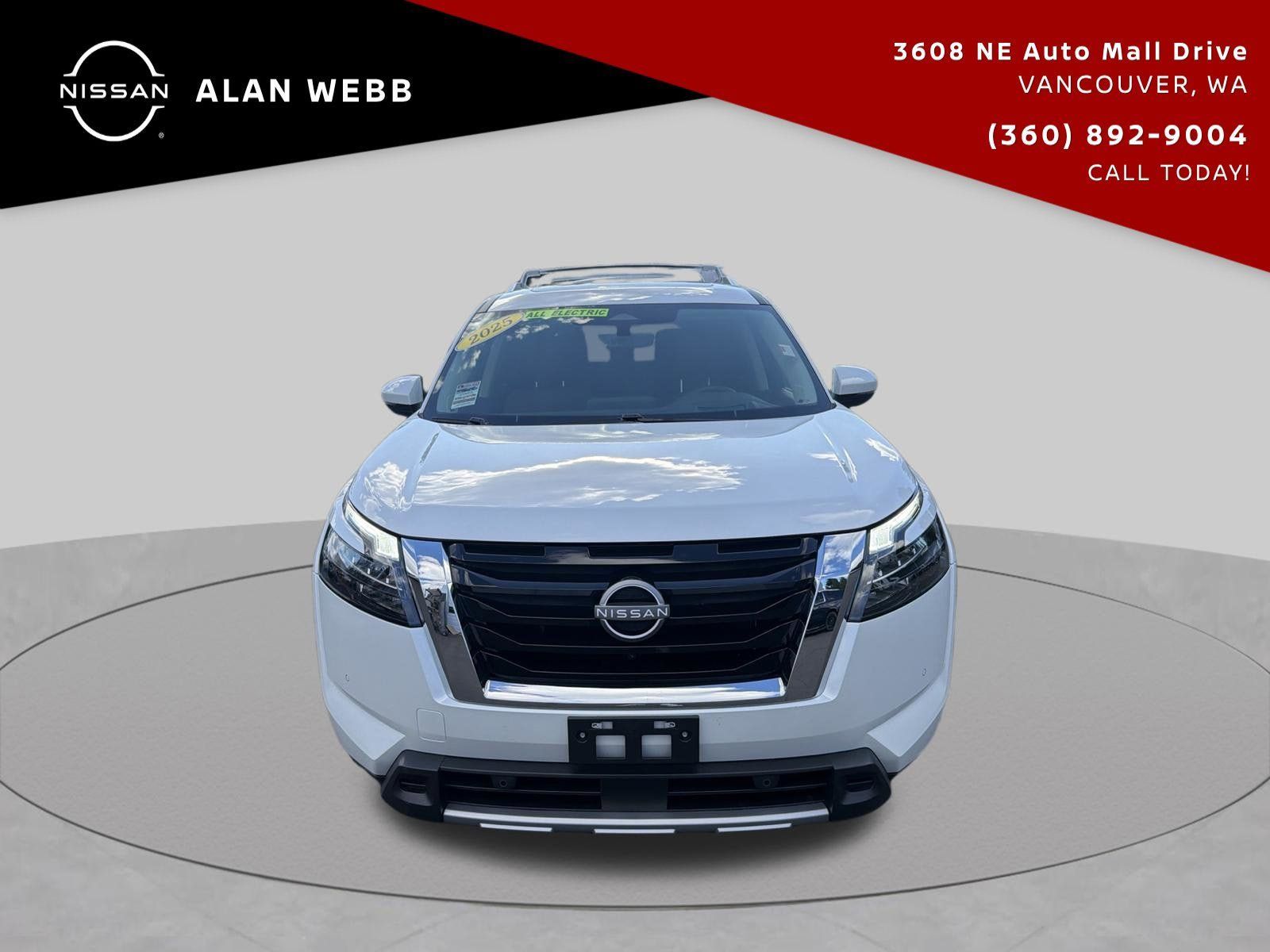 Used 2025 Nissan Pathfinder Platinum w/ Lighting Package (N93) AWD/4WD image 8