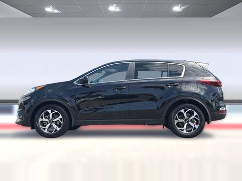 Used 2022 Kia Sportage LX FWD image 2