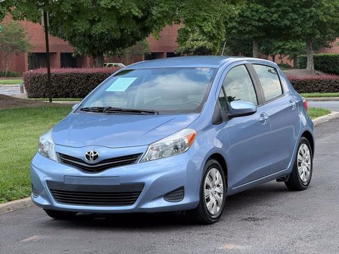 Used 2012 Toyota Yaris LE FWD image 2
