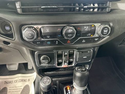 Certified 2024 Jeep Wrangler Unlimited AWD/4WD image 17
