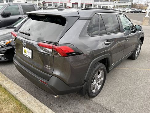 Used 2023 Toyota RAV4 XLE w/ Convenience Package image 6