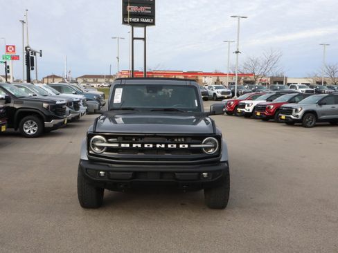 Used 2022 Ford Bronco Outer Banks image 2