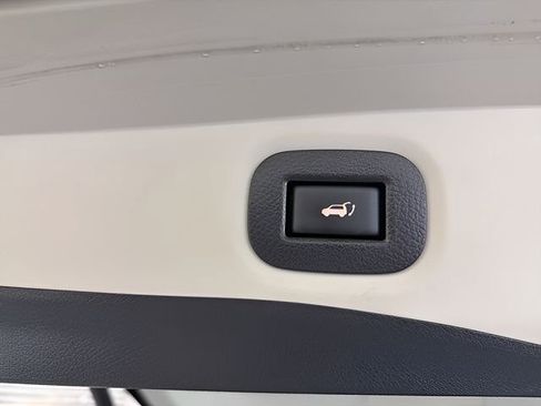 Used 2016 Nissan Rogue SL w/ SL Premium Package image 36