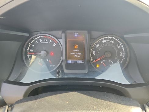 Used 2020 Toyota Tacoma SR image 11