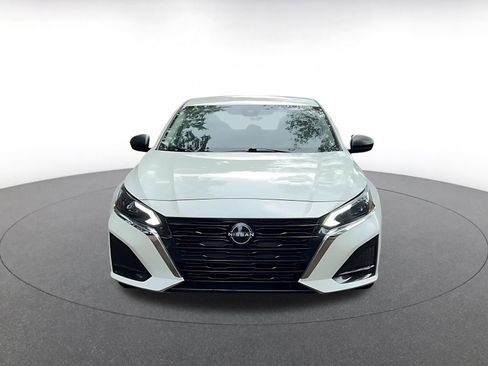 Used 2025 Nissan Altima 2.5 SV image 4