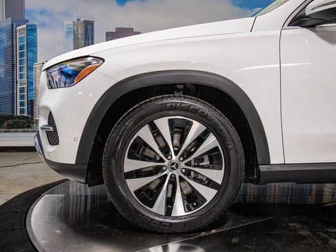 Certified 2025 Mercedes-Benz GLE 450 4MATIC image 7