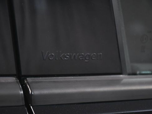 Used 2023 Volkswagen ID.4 Pro S Plus image 15