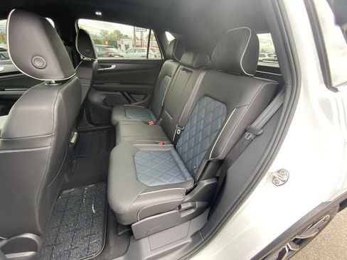 Used 2025 Volkswagen Atlas Cross Sport SEL Premium R-Line AWD/4WD image 23
