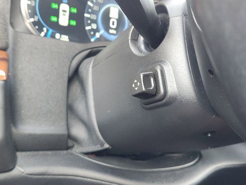 Used 2020 Cadillac Escalade ESV Premium Luxury image 26