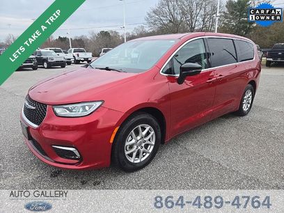 Used 2024 Chrysler Pacifica Touring-L