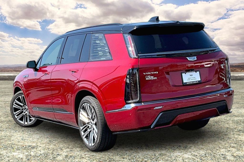 Certified 2026 Cadillac Vistiq Platinum w/ LPO, Floor Liner Package AWD/4WD image 4