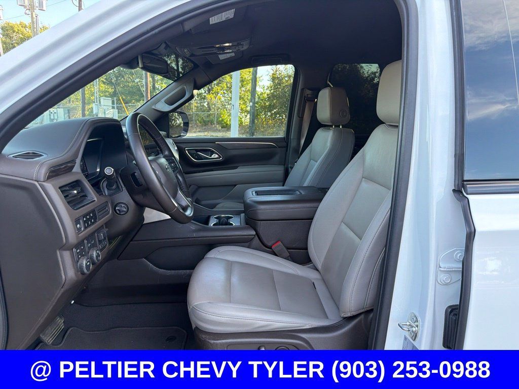 Used 2024 Chevrolet Tahoe Z71 w/ Luxury Package AWD/4WD image 12