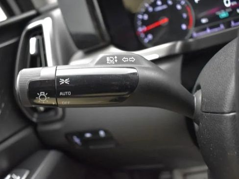 Used 2023 Kia Sorento LX image 25