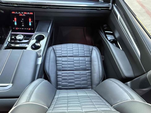 Used 2025 Cadillac Escalade V w/ LPO, ONYX Package image 70