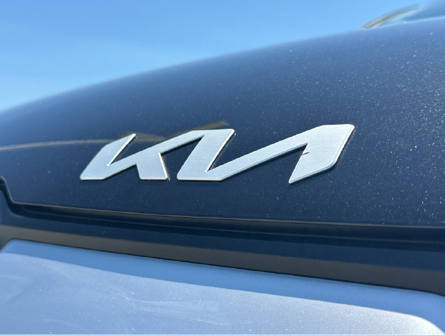 Used 2025 Kia Sportage LX FWD image 40