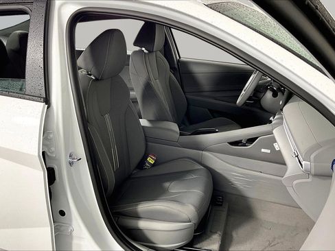 New 2026 Hyundai Elantra Sport FWD image 18