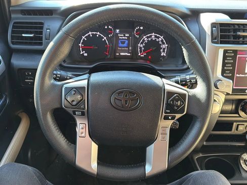 Used 2022 Toyota 4Runner SR5 AWD/4WD image 10