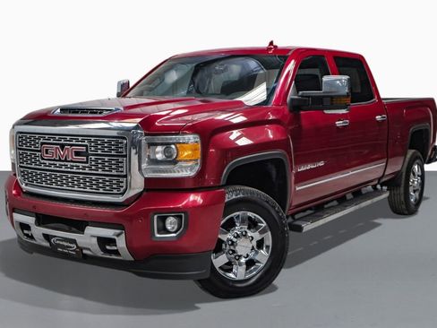 Used 2018 GMC Sierra 3500 Denali w/ Duramax Plus Package image 4